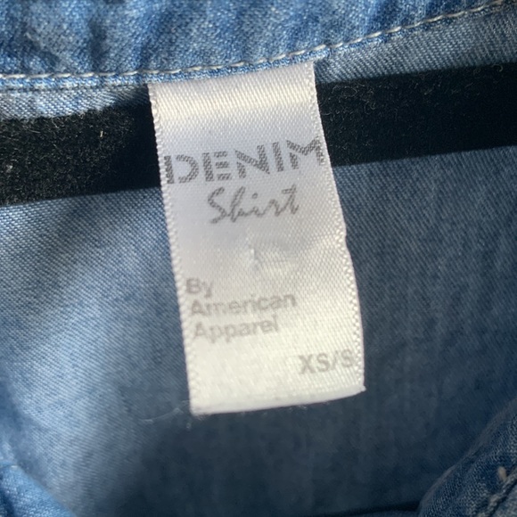 🔥🔥🔥American Apparel Sleeveless button up denim shirt in size XS/S - Picture 3 of 4
